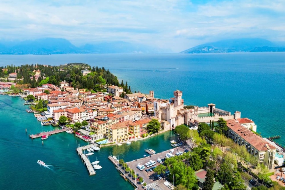 From Verona: Sirmione Boat Tour with Castle and Roman Villa | ®ExcursionMania