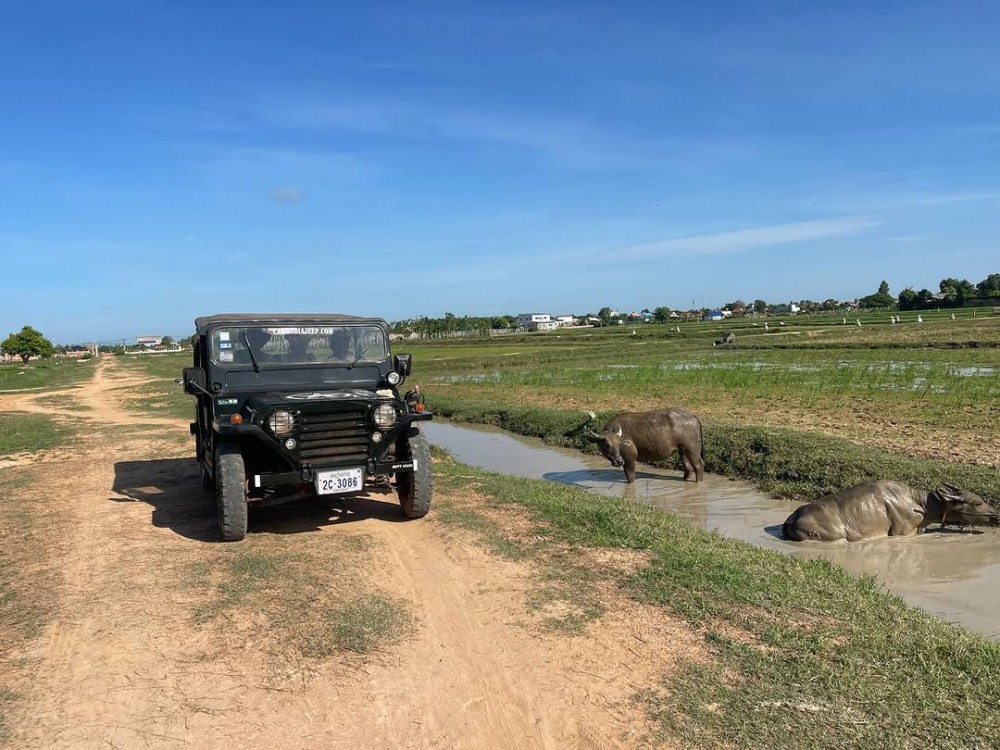 Siem Reap: Countryside Sunset Jeep Tour with Drinks | ®ExcursionMania