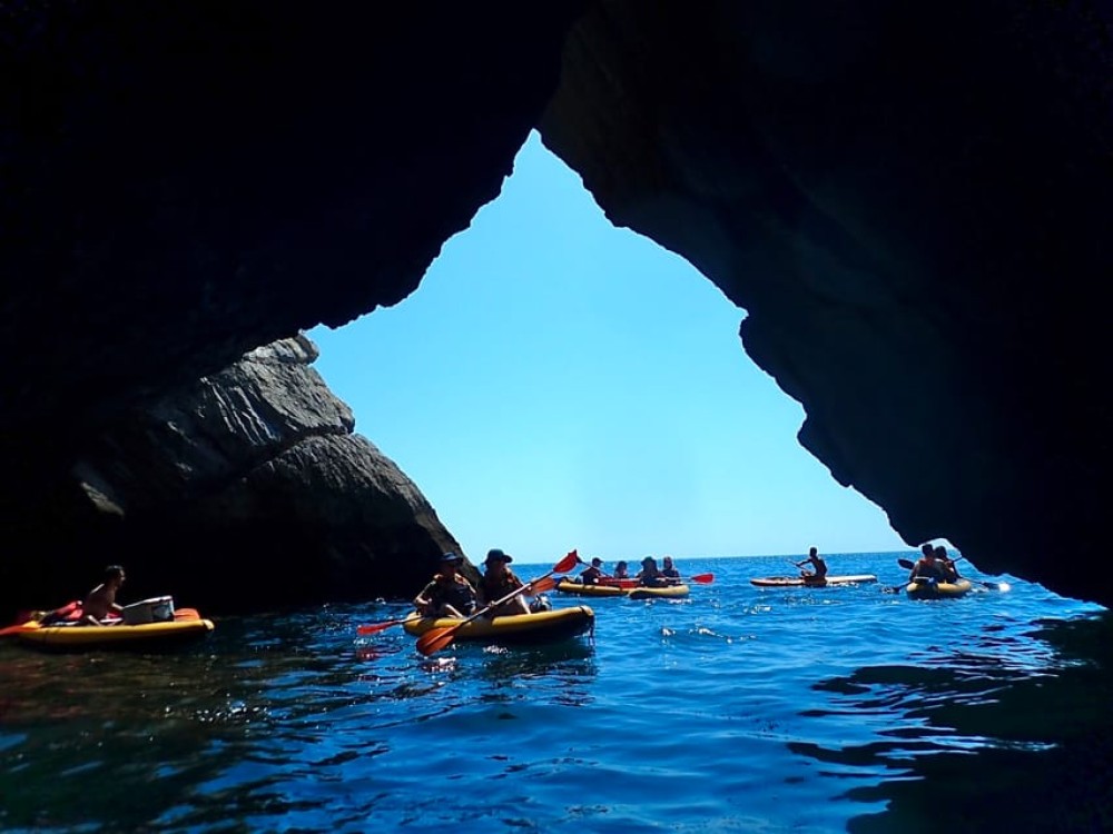 Lisbon: Full-Day Kayak Tour with Picnic and Transfer | ®ExcursionMania