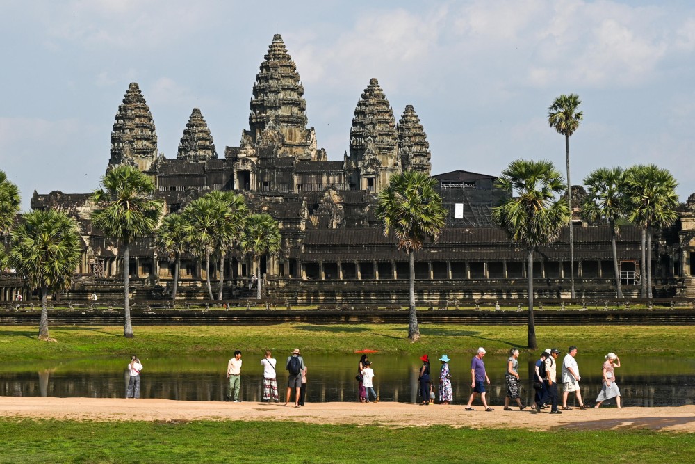 Angkor Wat: Guided Jeep Tour Inclusive lunch at local house | ®ExcursionMania