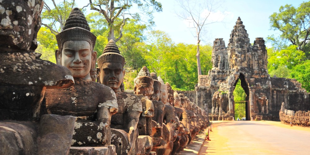 Angkor Wat: Guided Jeep Tour Inclusive lunch at local house | ®ExcursionMania