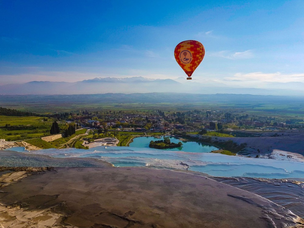 Icmeler: Icmeler Pamukkale Tour With Hot Air Balloon Flight | ®ExcursionMania