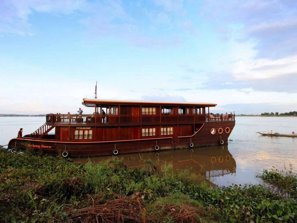 Phnom Penh Vespa City Tour  River Cruise with drinks | ®ExcursionMania