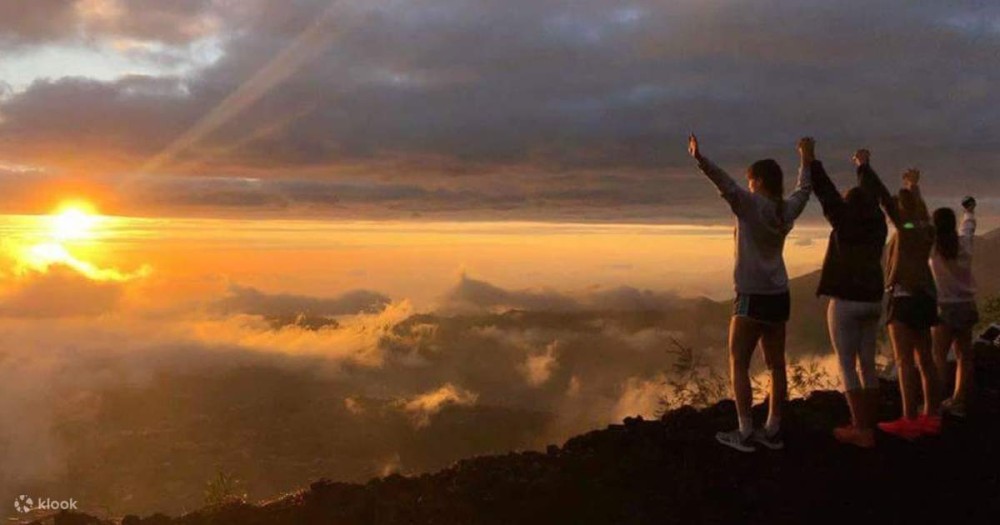 Mount Batur Sunset Trekking - Bali Trekking Packages 2022 | ®ExcursionMania