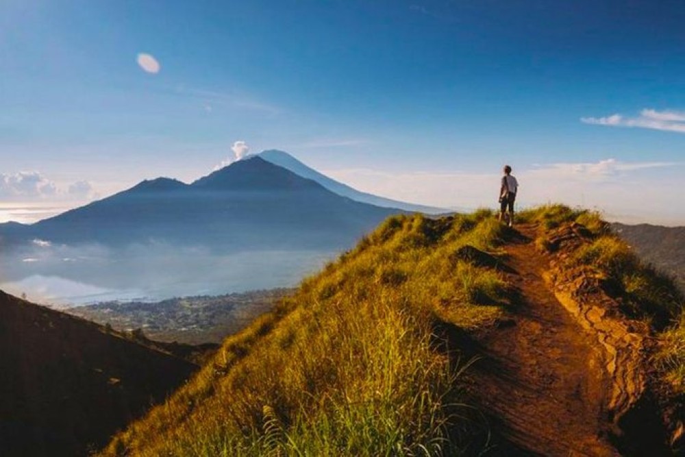 Mount Batur Sunset Trekking - Bali Trekking Packages 2022 | ®ExcursionMania