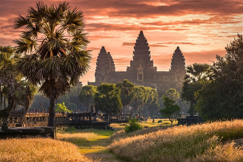 Siem Reap: Angkor Sunset Tour by Jeep with Boat Ride | ®ExcursionMania
