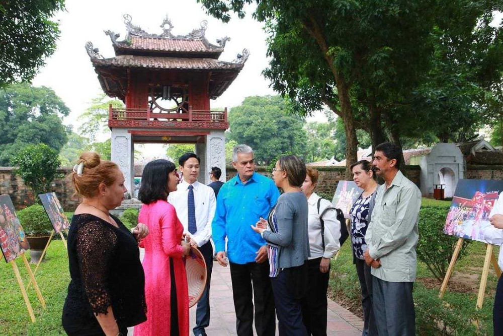 Hanoi Highlights: Full-Day Small Group City Tour with Lunch | ®ExcursionMania