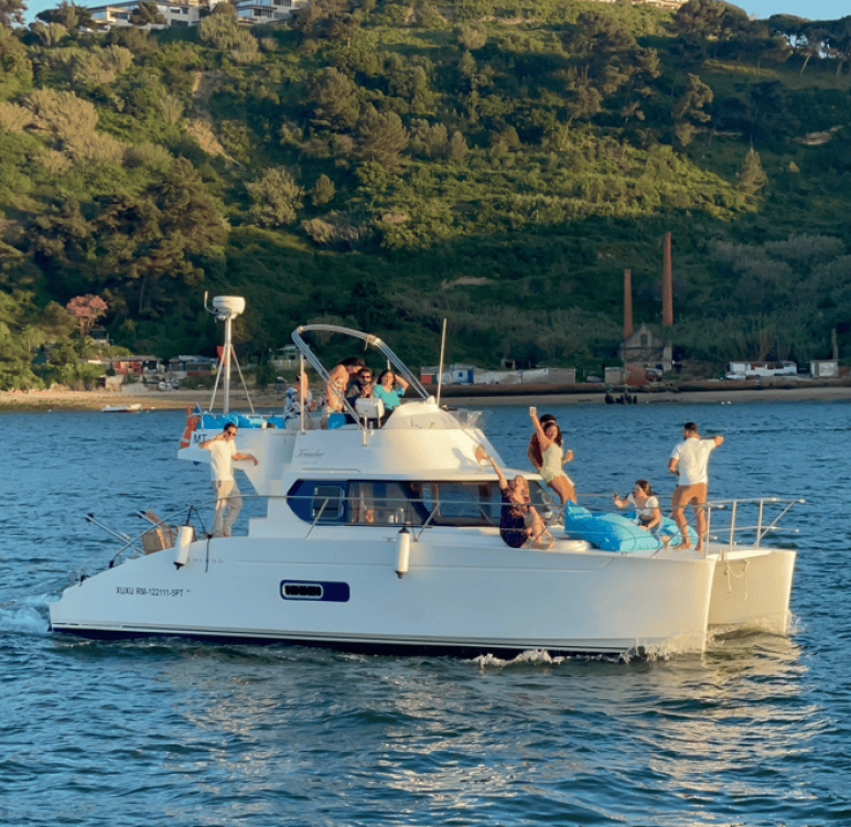 Lisbon: 3H Private Luxury Catamaran Tour with Swimming | ®ExcursionMania
