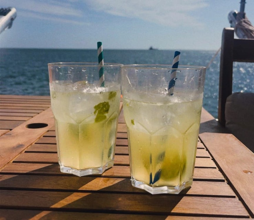 Lisbon: Mojito Sailing Sunset on a Catamaran | ®ExcursionMania