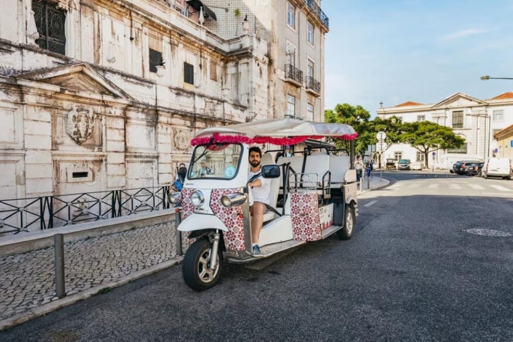 Lisbon: Private Guided Tuk-Tuk Tour with Hotel Pickup | ®ExcursionMania