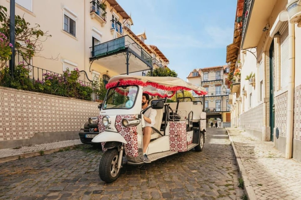Lisbon: Private Guided Tuk-Tuk Tour with Hotel Pickup | ®ExcursionMania