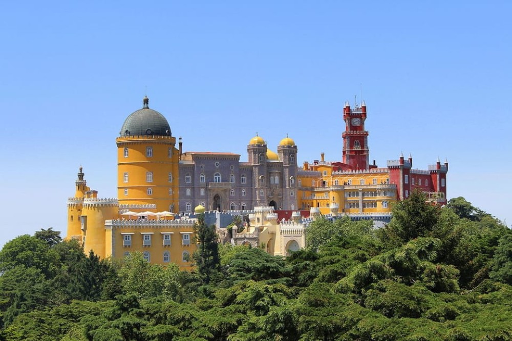 From Lisbon: Full-Day Tour to Sintra and Cascais by Car | ®ExcursionMania