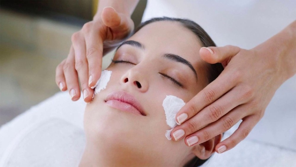 Facial Treatments with Villa, Hotel and Home Services | ®ExcursionMania