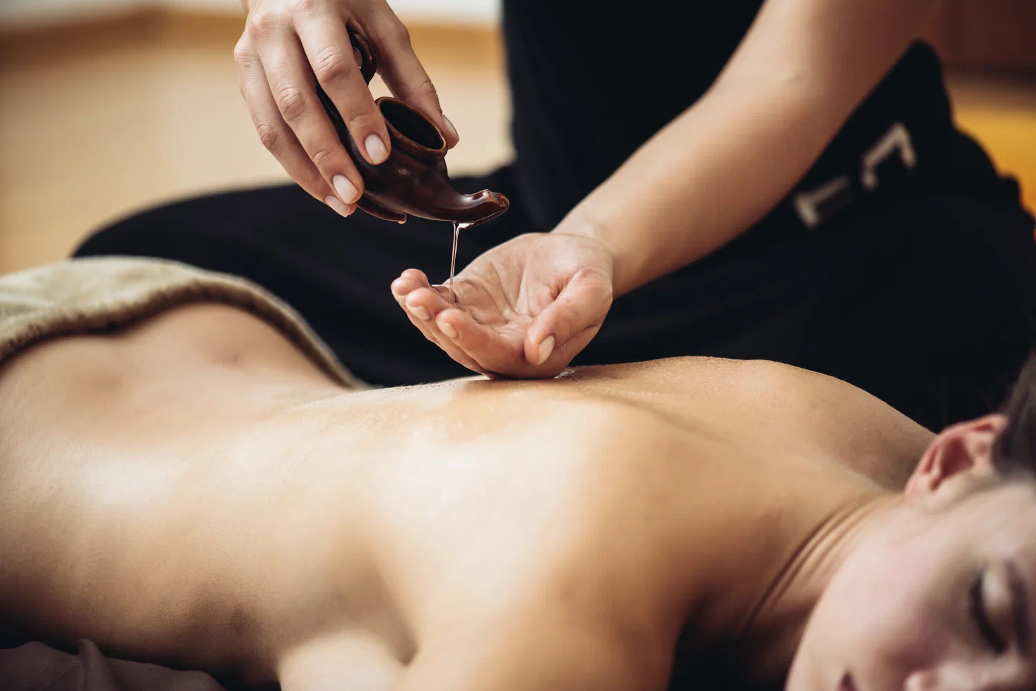 Aromatherapy Massage Sensation With Home Services | ®ExcursionMania