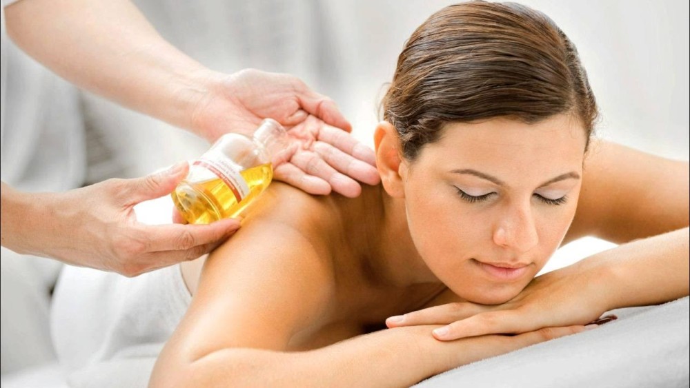 Aromatherapy Massage Sensation With Home Services | ®ExcursionMania