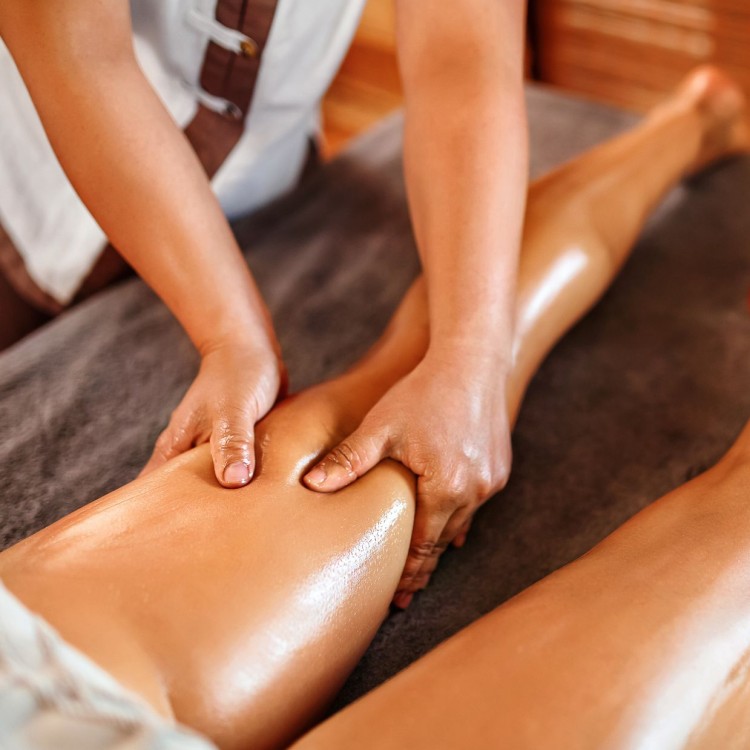 Reflexology Massage For Relaxing Moments At Home | ®ExcursionMania