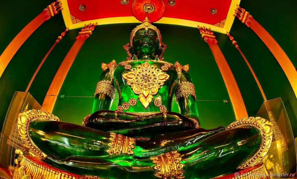Walking tour Grand Palace, Emerald Buddha and Wat Pho | ®ExcursionMania
