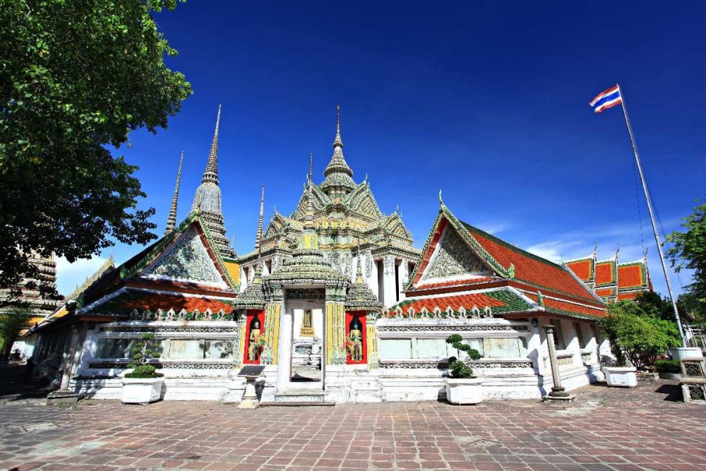 Walking tour Grand Palace, Emerald Buddha and Wat Pho | ®ExcursionMania
