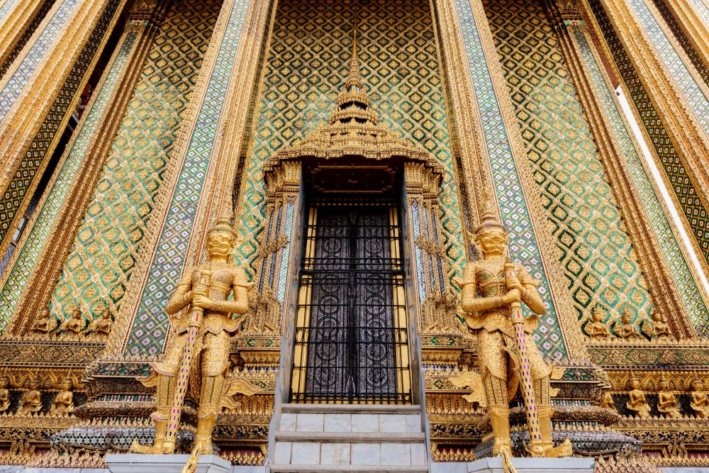 Walking tour Grand Palace, Emerald Buddha and Wat Pho | ®ExcursionMania