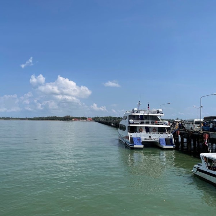 Ko Kood: Airport Transfer to Laem Sok Pier | ®ExcursionMania