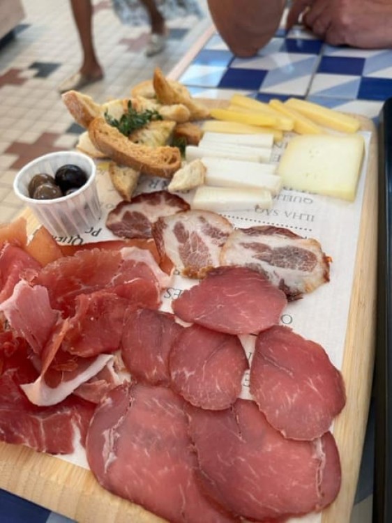 Lisbon: Food and Wine Tasting 4-Hours Tuk Tuk Tour | ®ExcursionMania