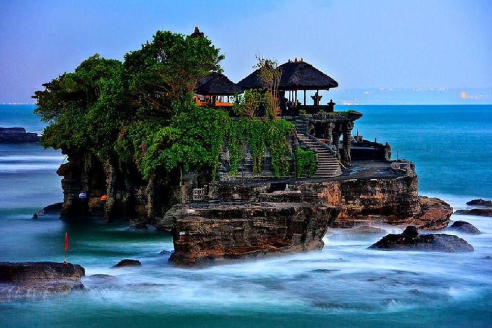 Private Bali Tour: Best of Bedugul and Tanah Lot Temple | ®ExcursionMania