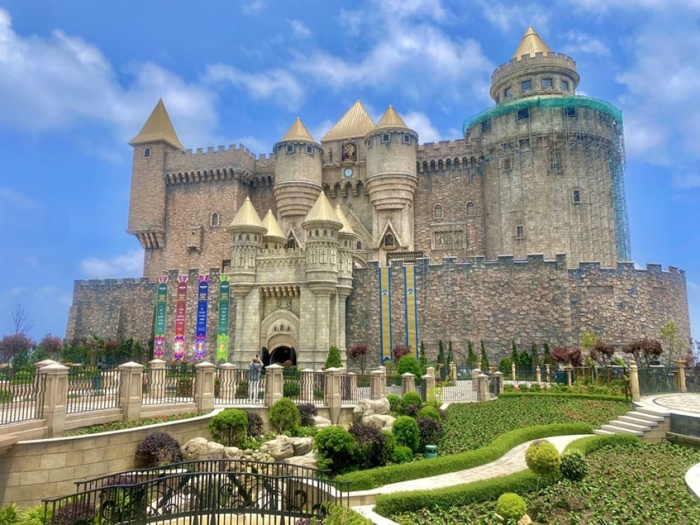 From Da Nang/Hoi An: Golden Bridge Ba Na Hills Full-Day Tour | ®ExcursionMania