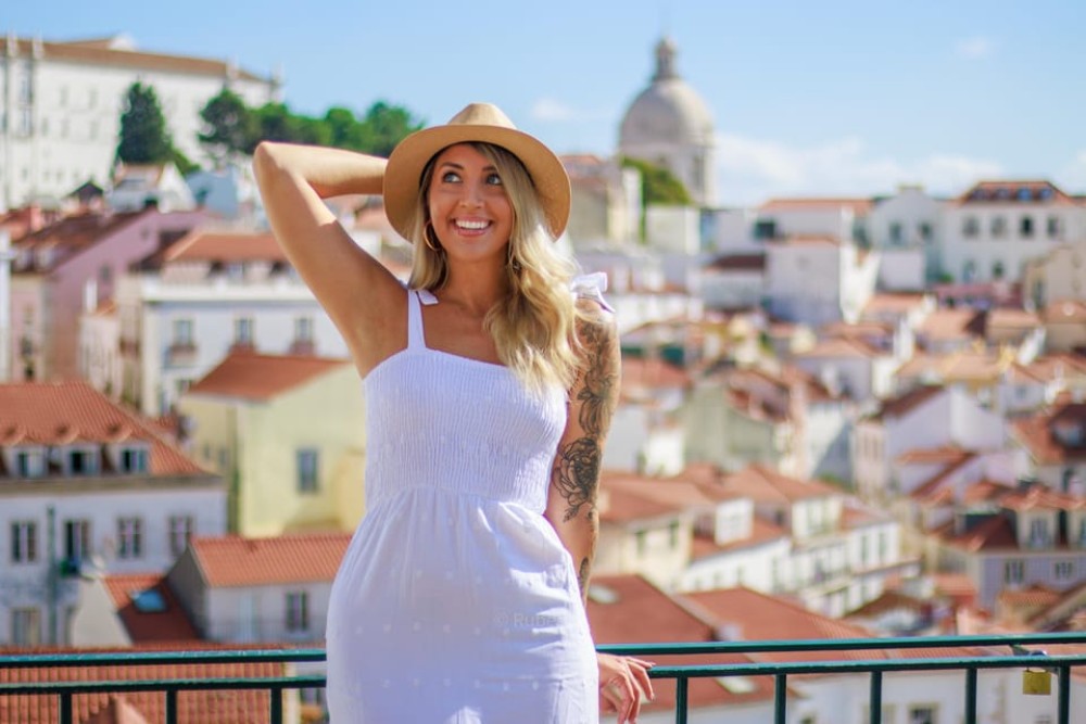 Lisbon: Photoshoot in Alfama with a Pro Local Photographer | ®ExcursionMania