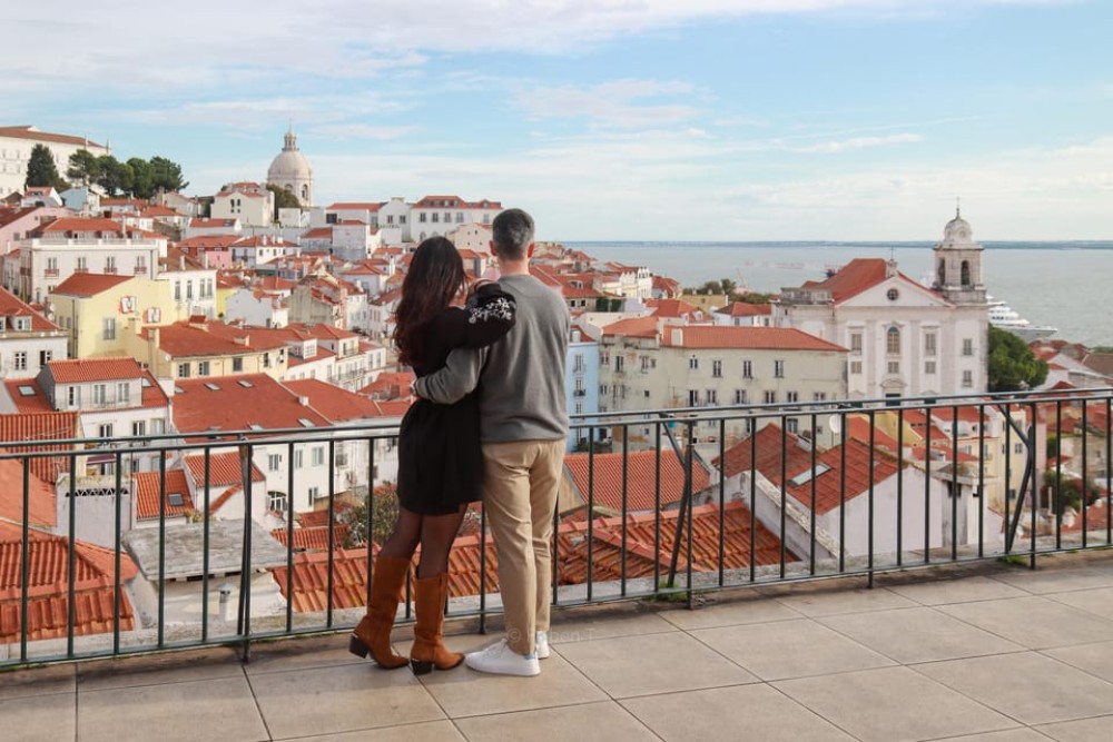 Lisbon: Photoshoot in Alfama with a Pro Local Photographer | ®ExcursionMania