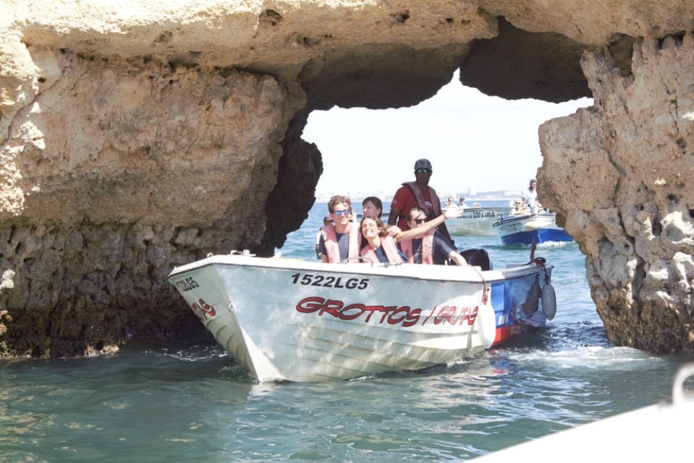 Lagos: Boat tour Ponta da Piedade with local guides | ®ExcursionMania