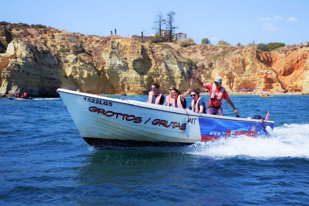 Lagos: Boat tour Ponta da Piedade with local guides | ®ExcursionMania