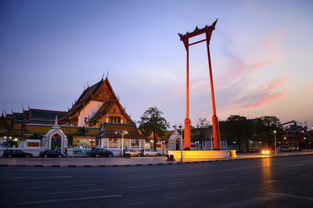 Bangkok Under the Night Lights by TUK-TUK SHA Plus | ®ExcursionMania