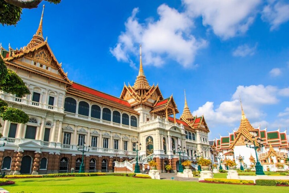 Bangkok Best Two Temples Emerald & Reclining Buddha  GrandPalace | ®ExcursionMania