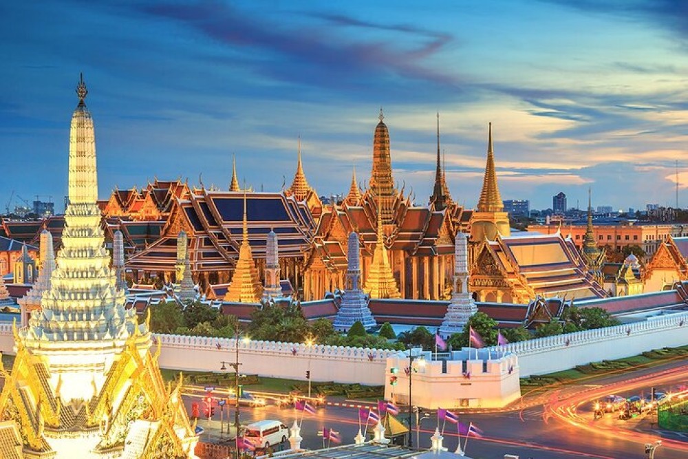 Bangkok Best Two Temples Emerald & Reclining Buddha  GrandPalace | ®ExcursionMania
