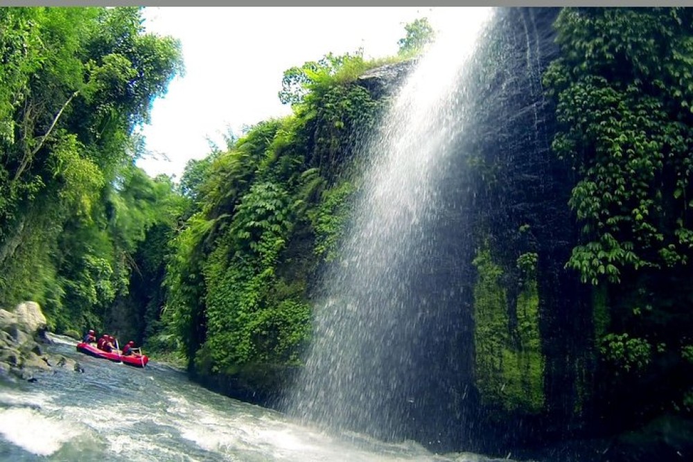 Telaga Waja River White-Water Rafting with Buffet Lunch | ®ExcursionMania