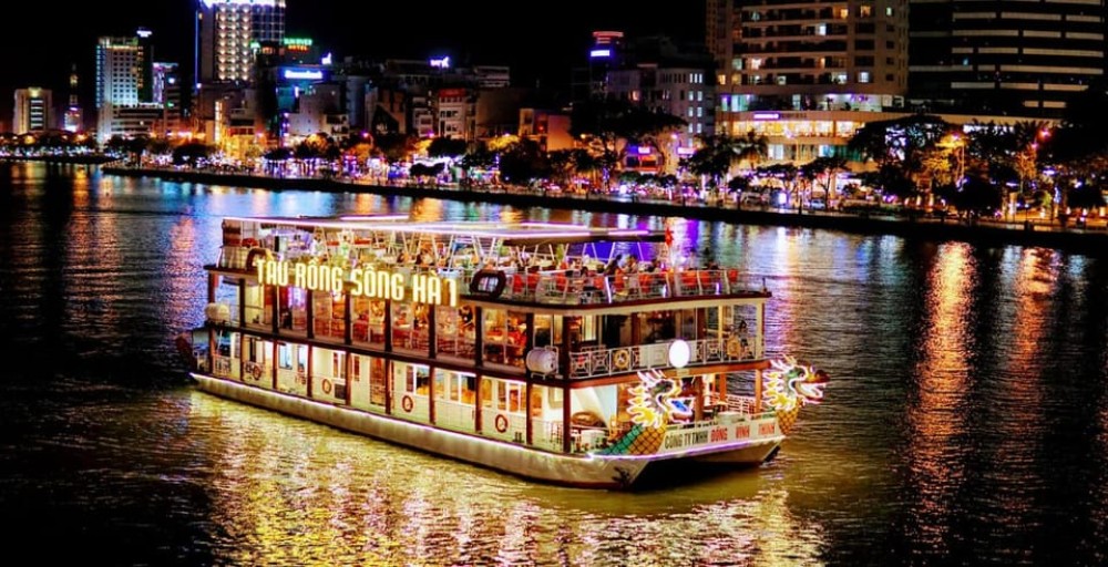 Da Nang: Han River Local Cruise by Night | ®ExcursionMania