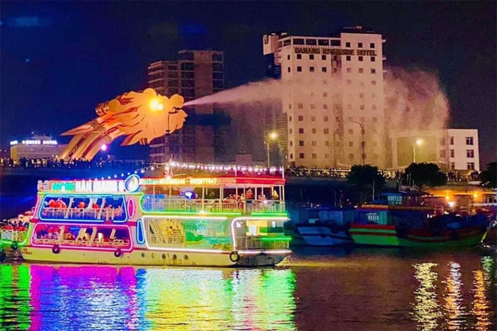 Da Nang: Han River Local Cruise by Night | ®ExcursionMania