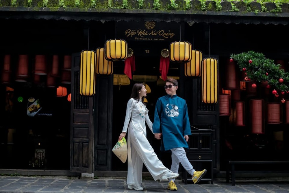 Hoi An/Da Nang: Private Photoshoot & Guided Walking Tour | ®ExcursionMania