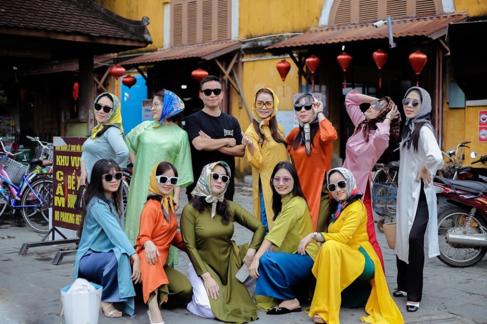 Hoi An/Da Nang: Private Photoshoot & Guided Walking Tour | ®ExcursionMania