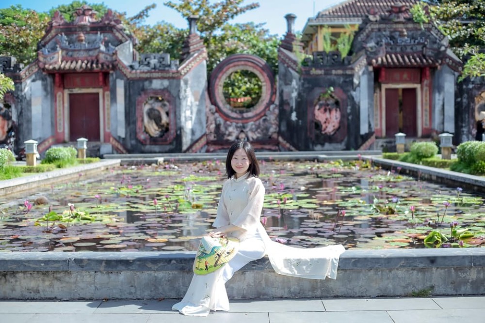 Hoi An/Da Nang: Private Photoshoot & Guided Walking Tour | ®ExcursionMania