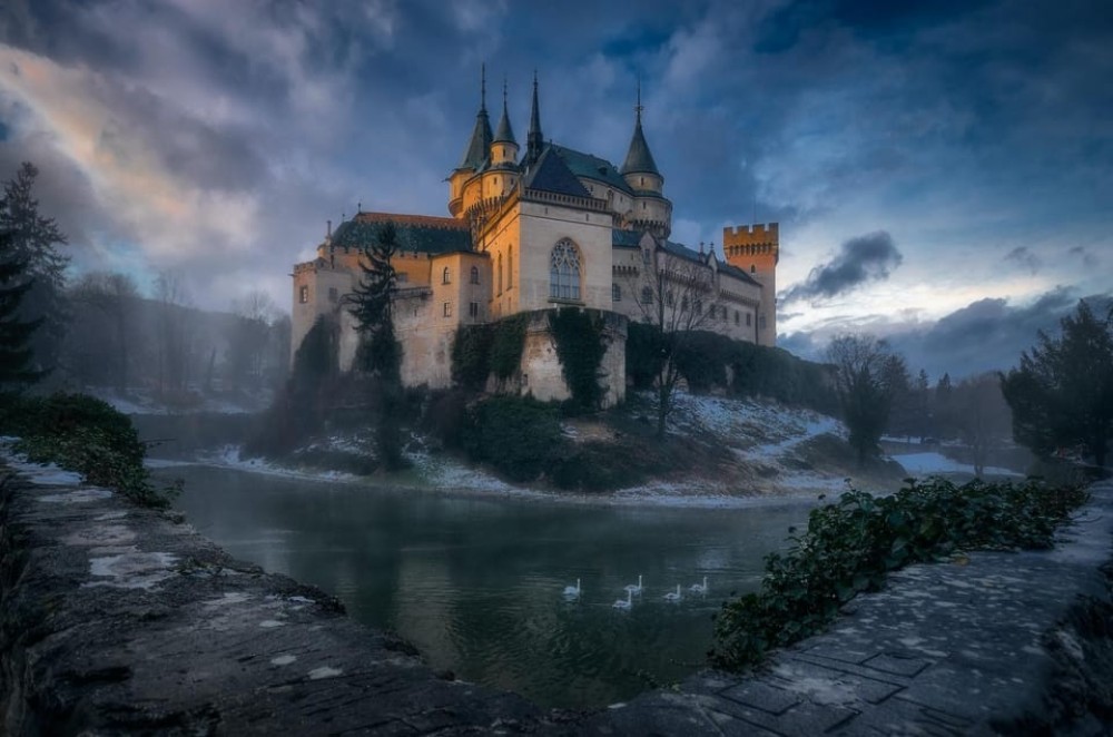 Bojnice Castle, Čičmany, Aphrodite Spa DayTrip | ®ExcursionMania