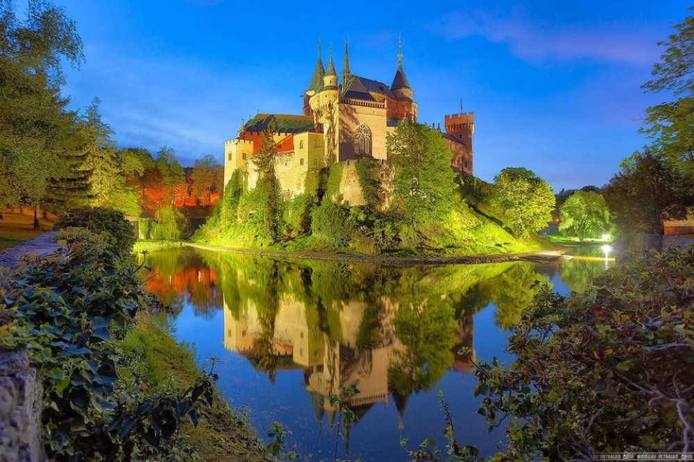 Bojnice Castle, Čičmany, Aphrodite Spa DayTrip | ®ExcursionMania