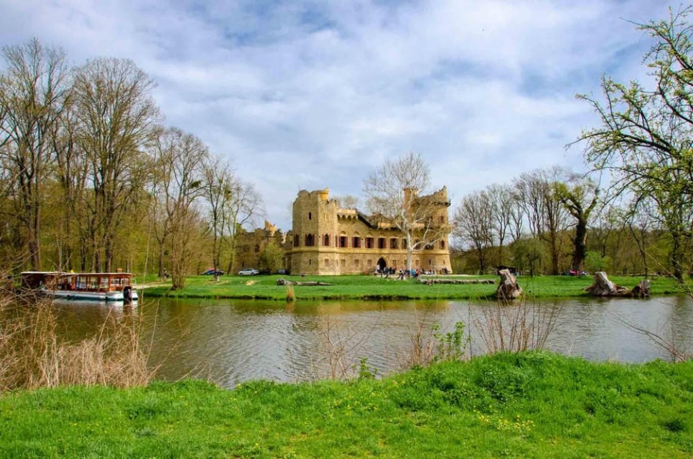 From Vienna and Bratislava: Moravia: Lednice Castle and park | ®ExcursionMania