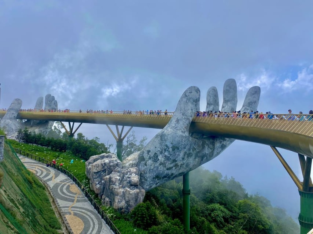 Da Nang: Golden Bridge by Private Car or Bus with pickup | ®ExcursionMania