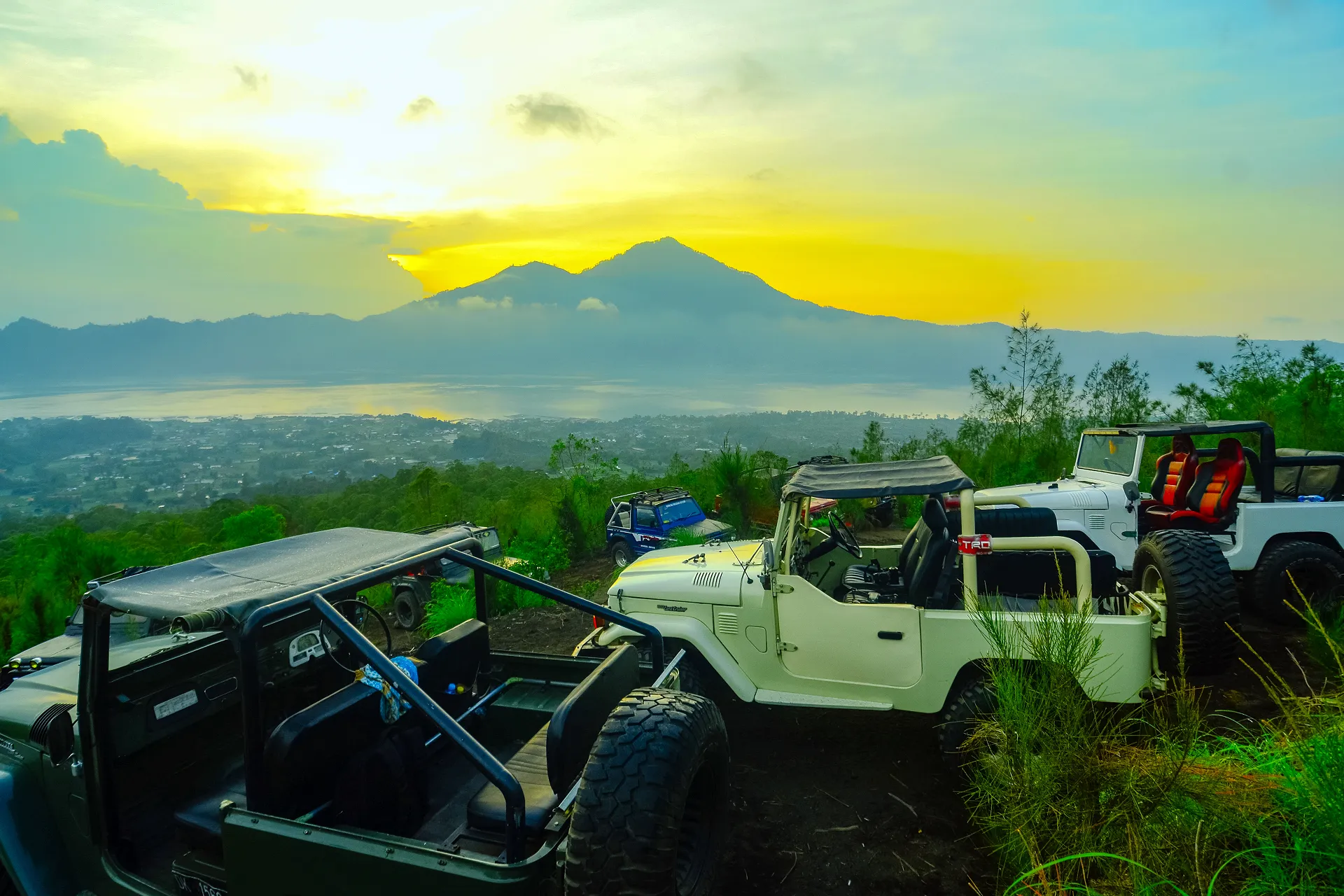 Volcano Jeep Adventure and Ubud Tour | ®ExcursionMania