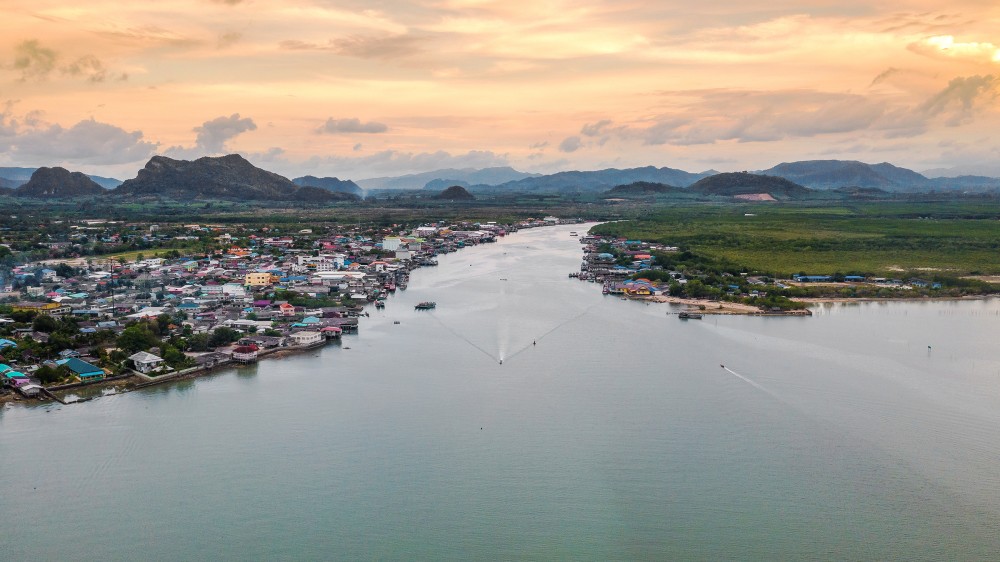 Surat Thani: Khao Sok National Park to Donsak Pier | ®ExcursionMania