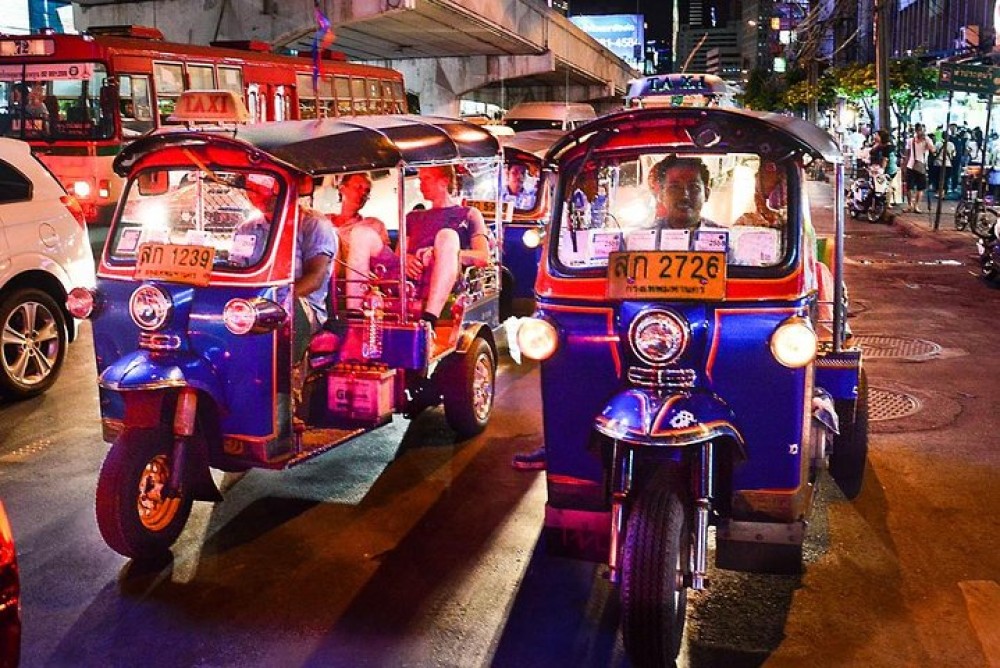 Experience Typical Thailand at Night including Streetfood | ®ExcursionMania