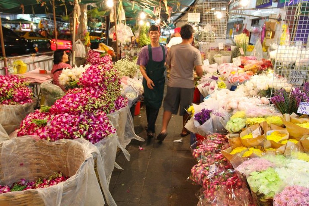 Experience Typical Thailand at Night including Streetfood | ®ExcursionMania