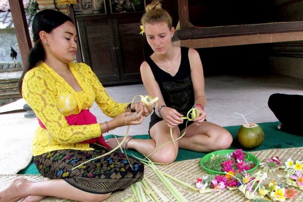 Private Tour: Ubud Day Tour with Traditional Offering Lesson | ®ExcursionMania