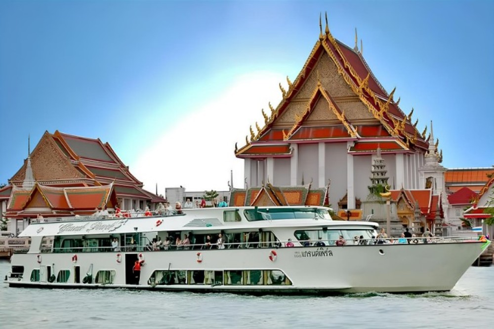 Grand Pearl Dinner Cruise Experience at Bangkok with Pickup | ®ExcursionMania